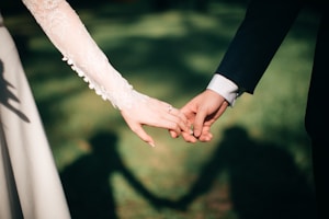 二婚能叫结发妻子吗？解析传统与现代婚姻观念的碰撞
